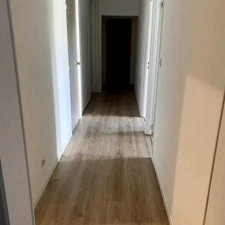 Grand 95m, 4ch, Plateau 5min, Parking, 8p