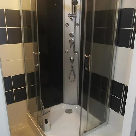 Entier - 8 Personnes - *